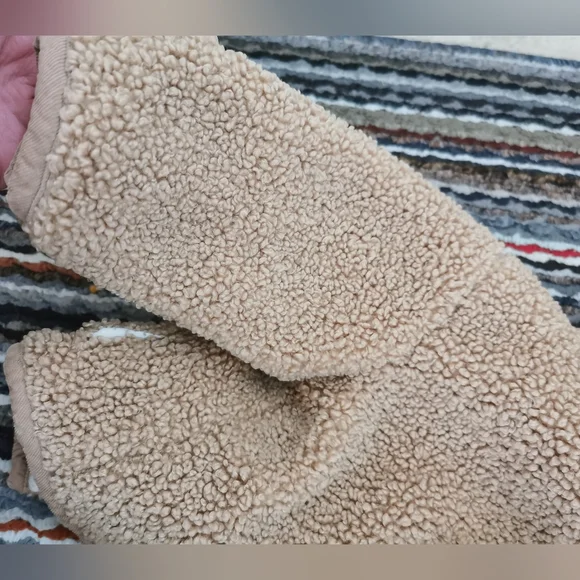 SOLD ON FB- Zara 3-6 month Sherpa Jacket - Picture 3 of 12